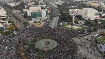 Esad'sız Suriye'nin 1. yıldönümü coşkuyla kutlandı