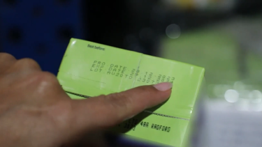 Bakan Yumaklı duyurdu. Son kullanma tarihi geçmiş ürünlere yeni etiket basarken yakalandılar