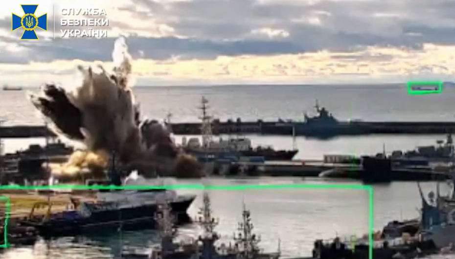 Ukrayna'dan Rus denizaltısına saldırı