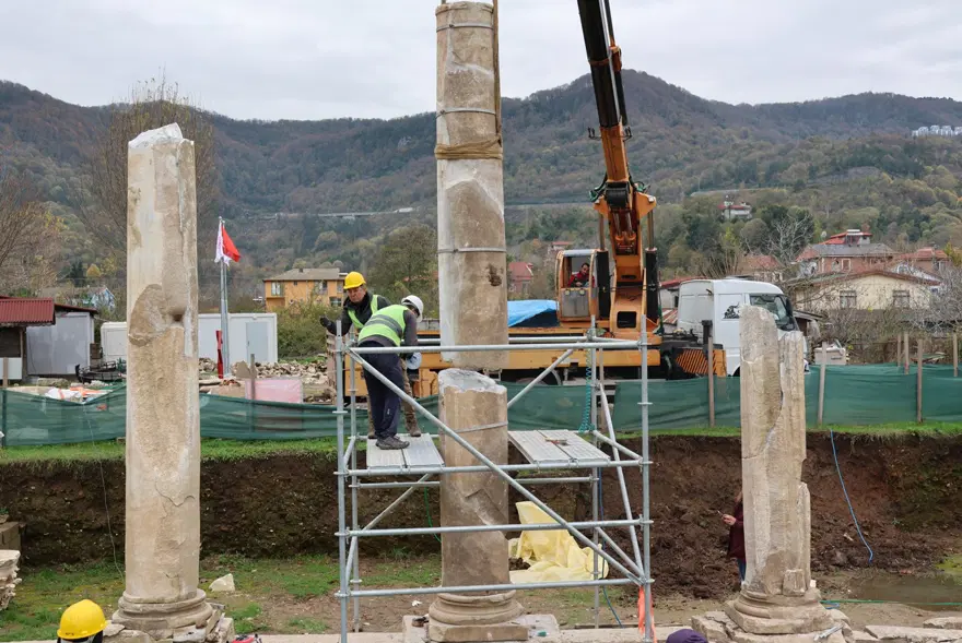 2 bin yıllık olduğu tahmin ediliyor. Karadeniz'de başka örnekleri yok 3