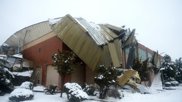 Ordu'da bir kişi temizlemeye çıktığı çatıdan düşerek hayatını kaybetti