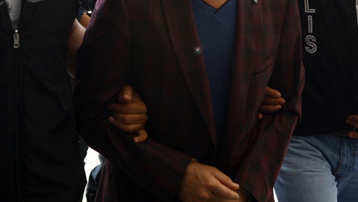 Polisin şüphelenerek GBT yaptığı şüpheli "aranıyor" ifadesiyle yakalandı