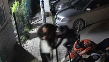 İzmir'de saplantılı eski sevgili cinayeti: Genç kadın hastanedeki yaşam mücadelesini kaybetti