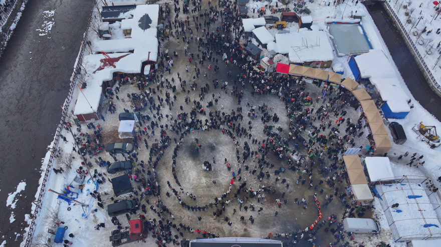 Uzungöl çevresinde binlerce kişilik horonla rekor kırıldı 4