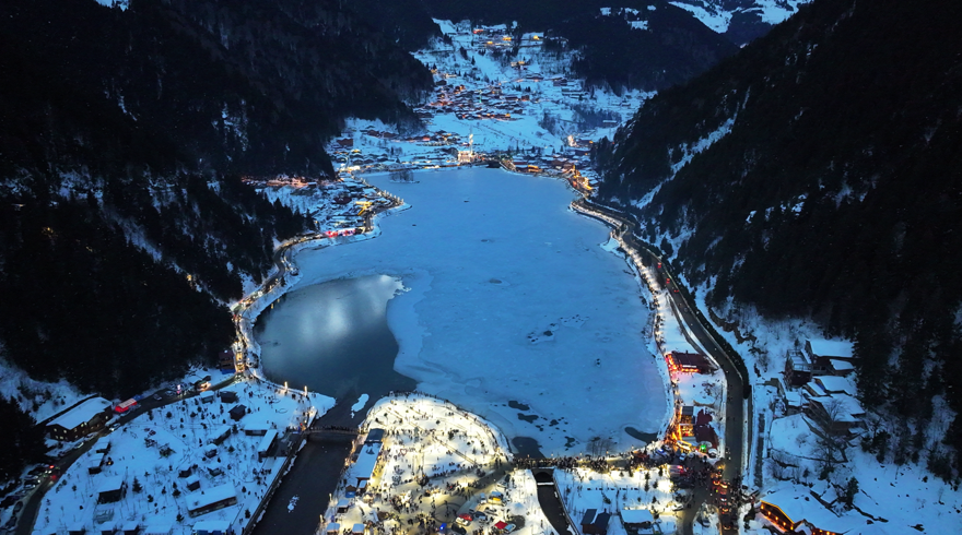 Uzungöl çevresinde binlerce kişilik horonla rekor kırıldı 5