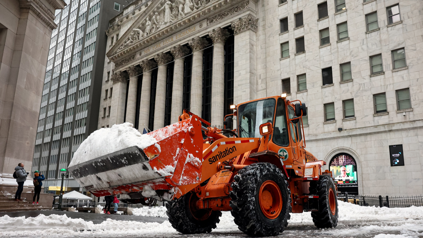 New York'ta karlar erimedi, belediye ilginç bir çözüm buldu