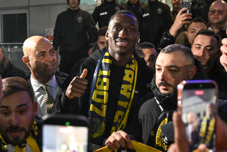 Fenerbahçe'nin anlaşmaya vardığı 19'luk golcü İstanbul'a geldi