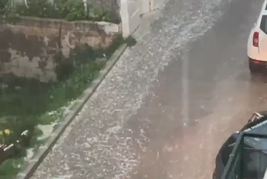 Aydın'da fırtına, sel, dolu. Deniz suyu bulvarla birleşti 6