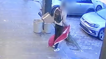 Türk bayrağını söküp yerde sürükleyen şüpheli gözaltına alındı