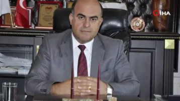 Eski belediye başkanını oğlu baltayla katletti