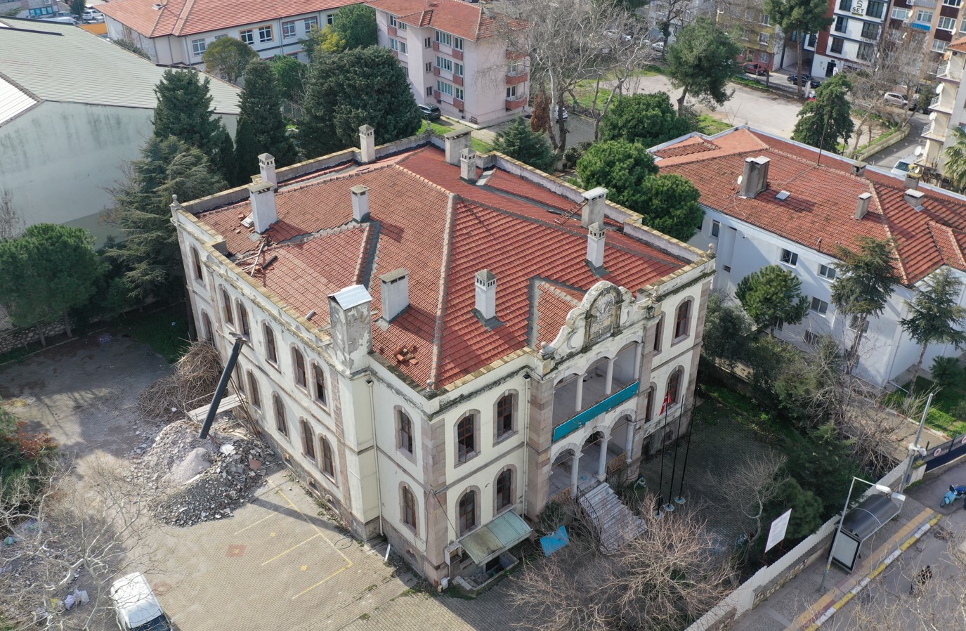 Hastane de oldu karargah da. 125 yıllık binanın restorasyonuna onay verildi