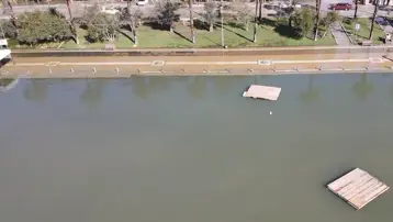 Köyceğiz Gölü taştı. Yollar sular altında kaldı