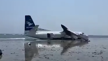 Somali'de yolcu uçağı pistten çıktı, kanadı koptu. Ölen ya da yaralanan yok