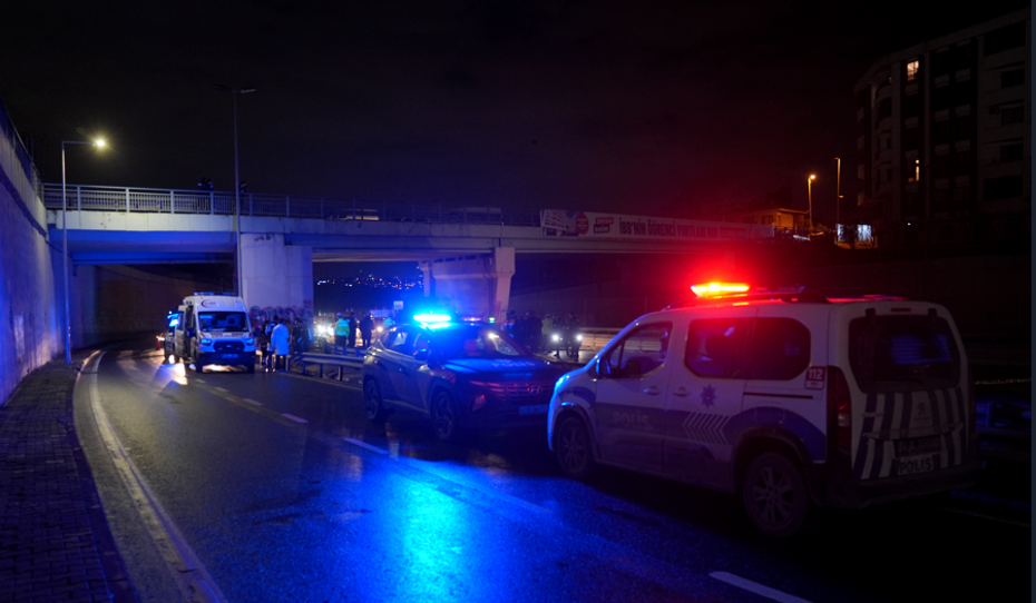 Motosiklet temizlik aracına çarptı. 2 kişi öldü