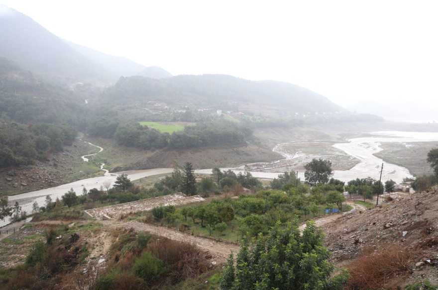 Yağışlar etkisini gösterdi, sular tekrar barajla buluştu 2