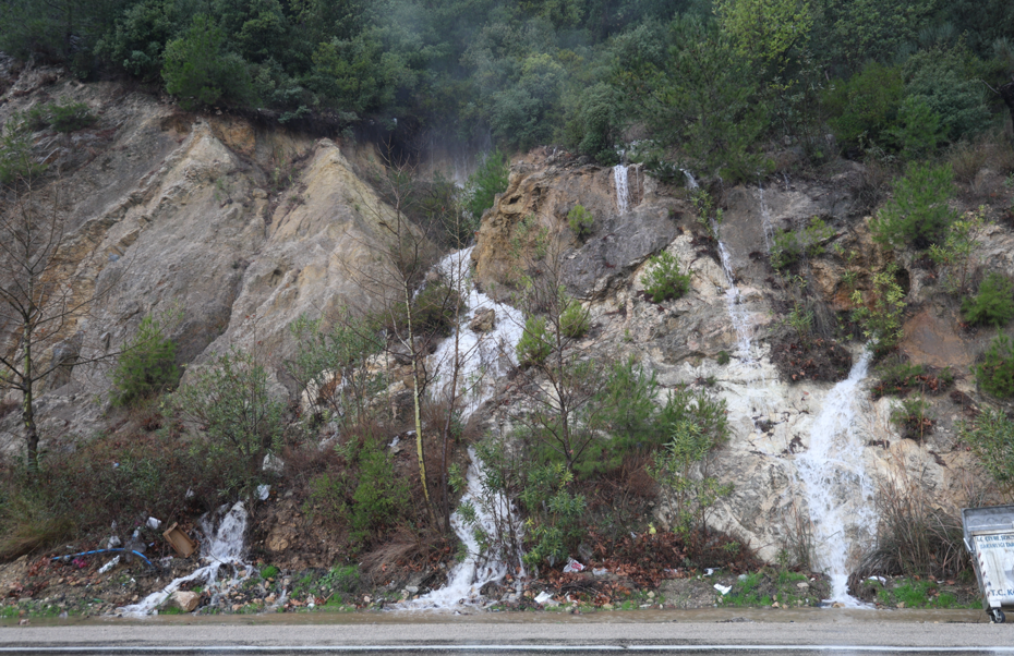 Yağışlar etkisini gösterdi, sular tekrar barajla buluştu