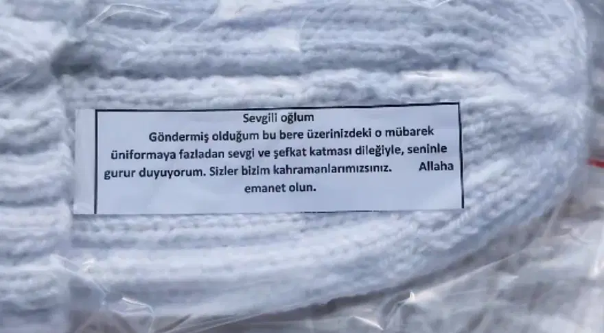 Sabahat teyze Mehmetçiğe 400 bere ördü. Yalova'dan Siirt'e anne eli 2 Sabahat teyze Mehmetçiğe 400 bere ördü. Yalova'dan Siirt'e anne eli 2