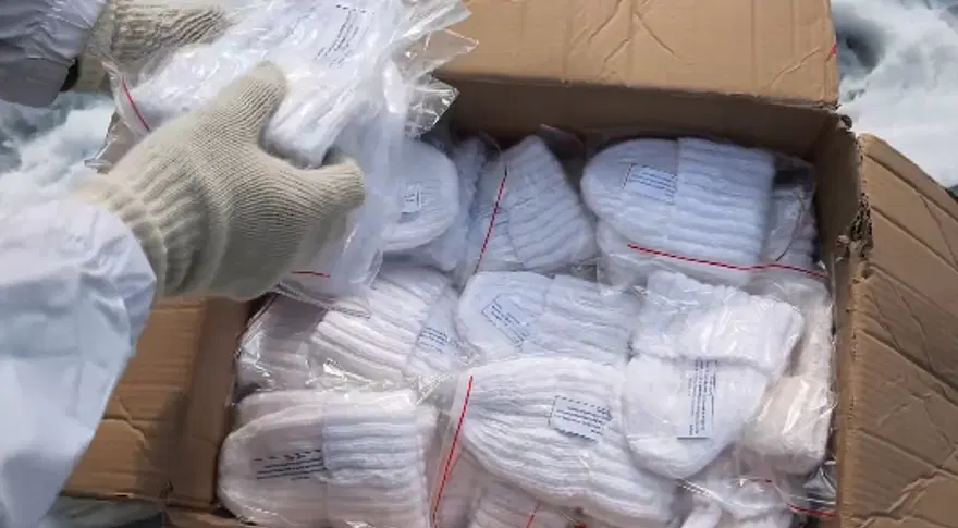 Sabahat teyze Mehmetçiğe 400 bere ördü. Yalova'dan Siirt'e anne eli Sabahat teyze Mehmetçiğe 400 bere ördü. Yalova'dan Siirt'e anne eli