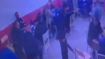 Köy kahvehanesine pompalı tüfekli saldırı