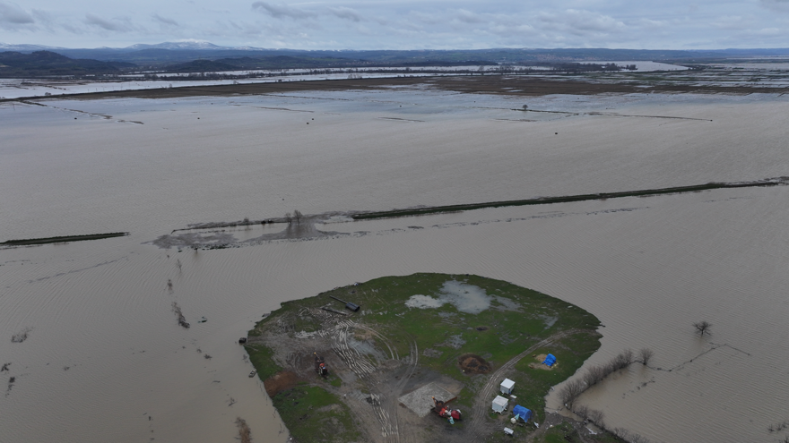 Edirne'de kırmızı alarm. Taşkın riski nedeniyle tahliyeler başladı, Tunca Köprüsü trafiğe kapatıldı 2