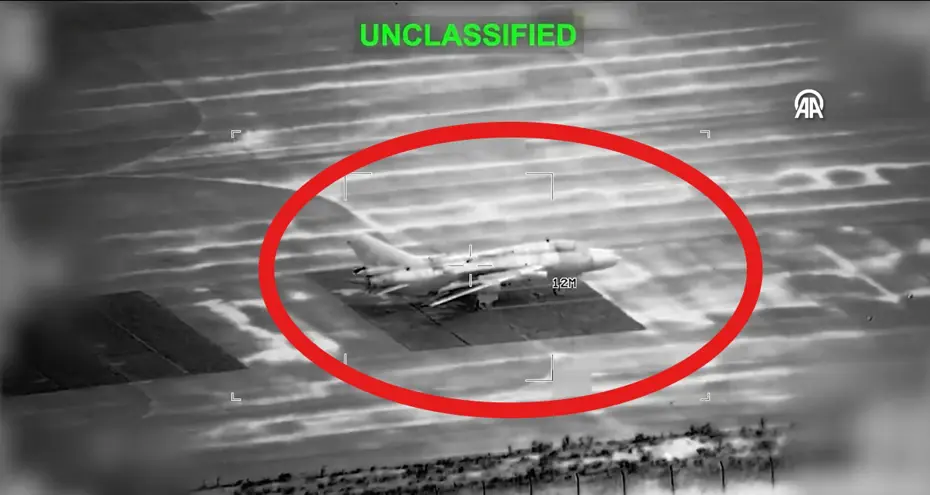 ABD, İran'a ait uçak ve tesislerin vurulma anını paylaştı