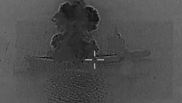 ABD ordusu, İran'ın İHA gemisini vurdu