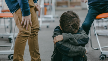 Akran ve veli zorbalığı. "Seni babama öldürtürüm" diyen öğrencinin velisi okulu birbirine kattı