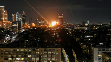 İran ve İsrail'den karşılıklı ateş