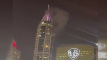 Dubai gökdelene kamikaze İHA'nın parçaları isabet etti