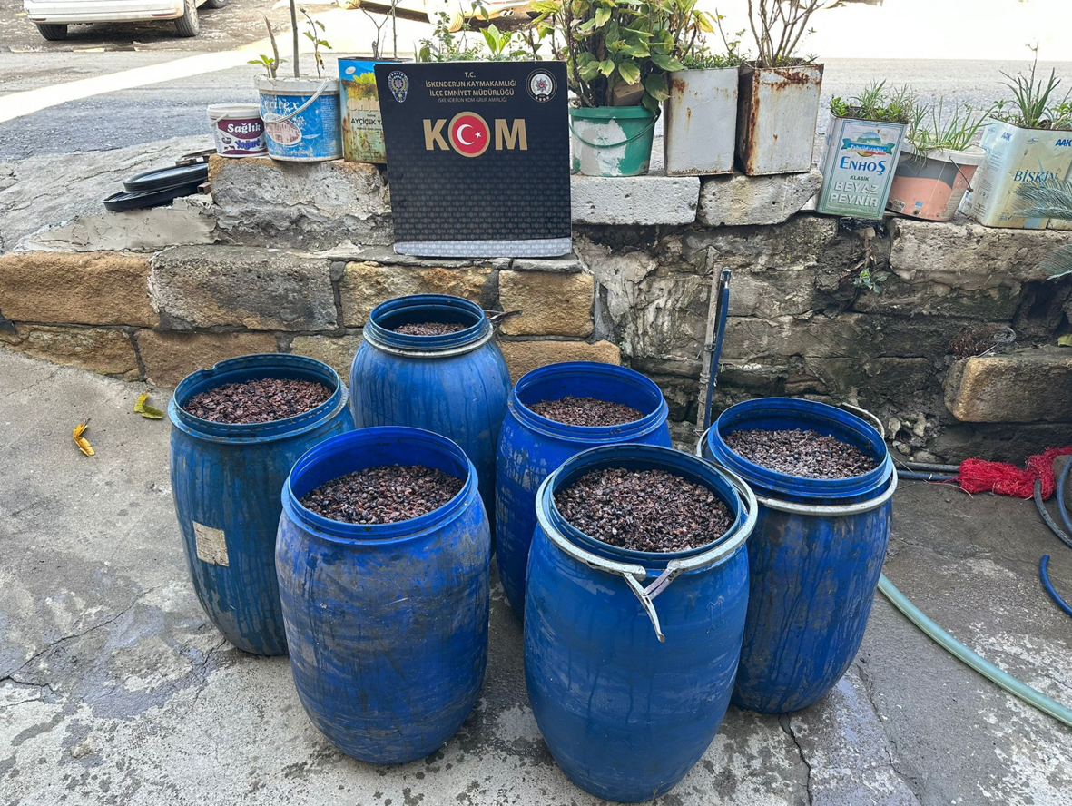 790 litre kaçak alkol ele geçirildi