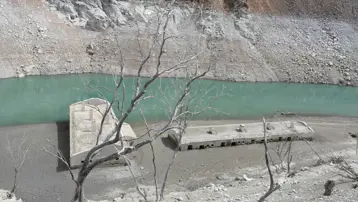 14 yıl önce yok olmuştu. Sular çekilince ortaya çıktı