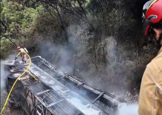 Ekvador'da yolcu otobüsü uçuruma yuvarlandı. 11 kişi öldü