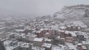Nisanın sonunda kar yağdı. "Bir kalktık, her yer bembeyaz"