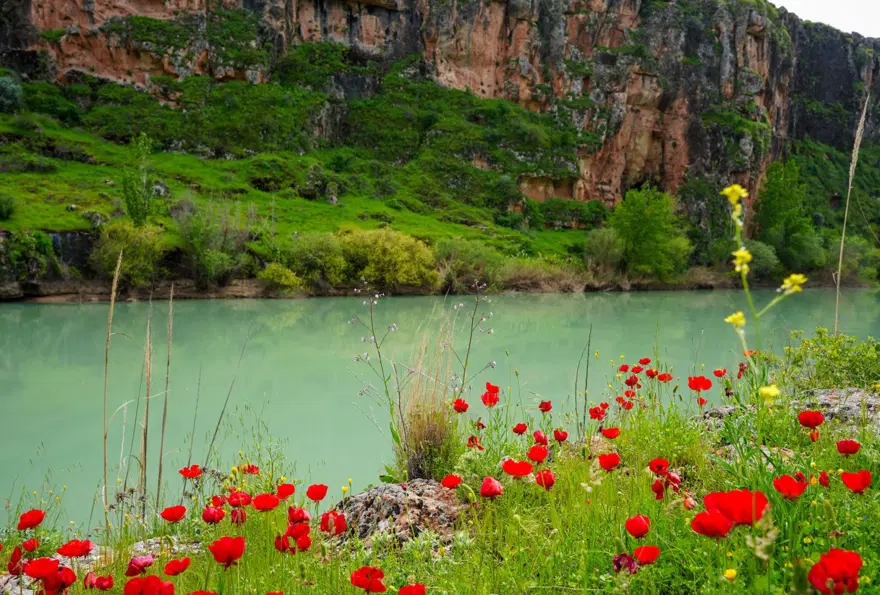 Fırat Nehri kenarında 5 bin yıllık miras. Son yıllarda ziyaretçi yağdı 2
