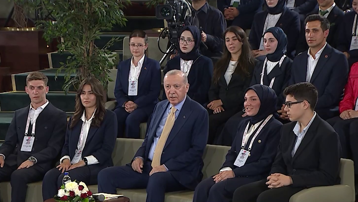 Beştepe'de gençlerle buluşma. Cumhurbaşkanı Erdoğan: Kardeşliğin olduğu bir ülke teslim etmeye çalışıyoruz