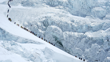 Everest Dağı'nda yeni bir rekora imza atıldı