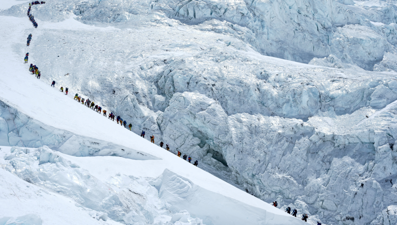 Everest Dağı'nda yeni bir rekora imza atıldı