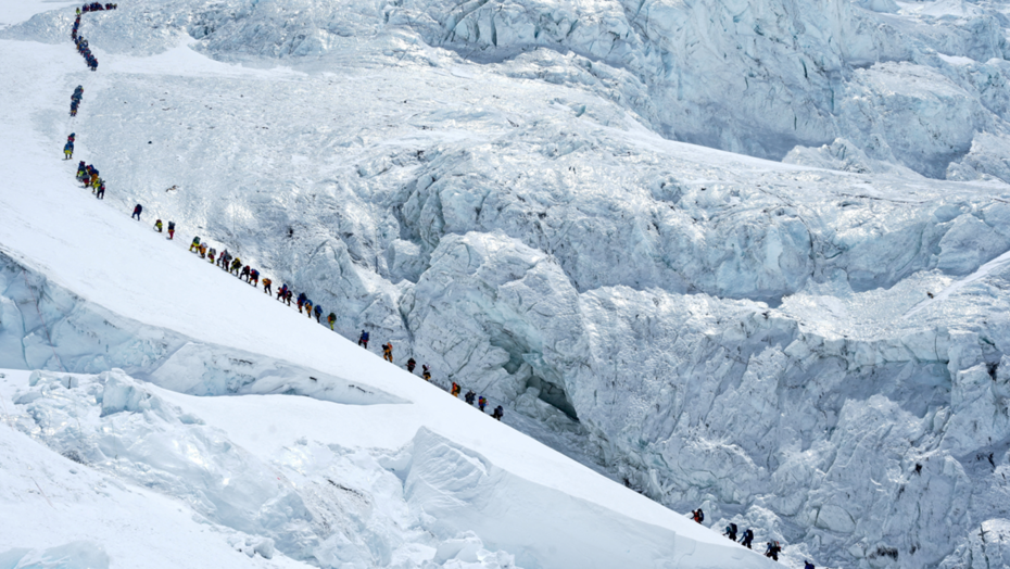 Everest Dağı'nda yeni bir rekora imza atıldı