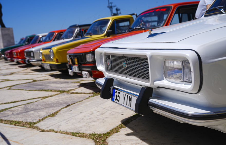Anadol tutkunları İzmir'de buluştu. 45 araç sergilendi 7