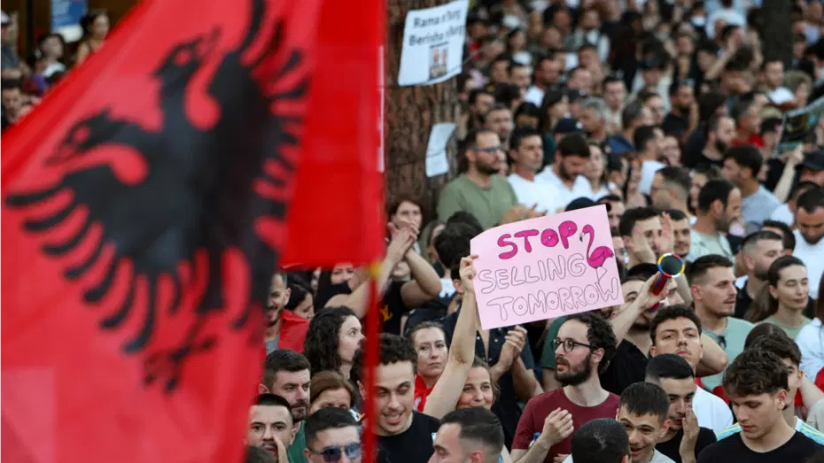 Trump'ın damadının projesi halkı sokağa döktü. 