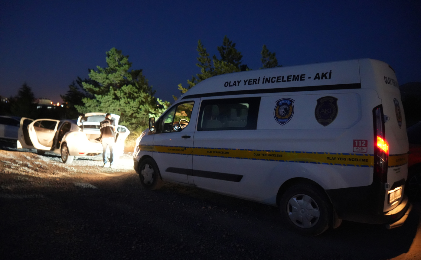 Niğde'de silahlı saldırgan pompalı tüfekle bir kişiyi yaraladı, polisten kaçarken tırın altında kaldı