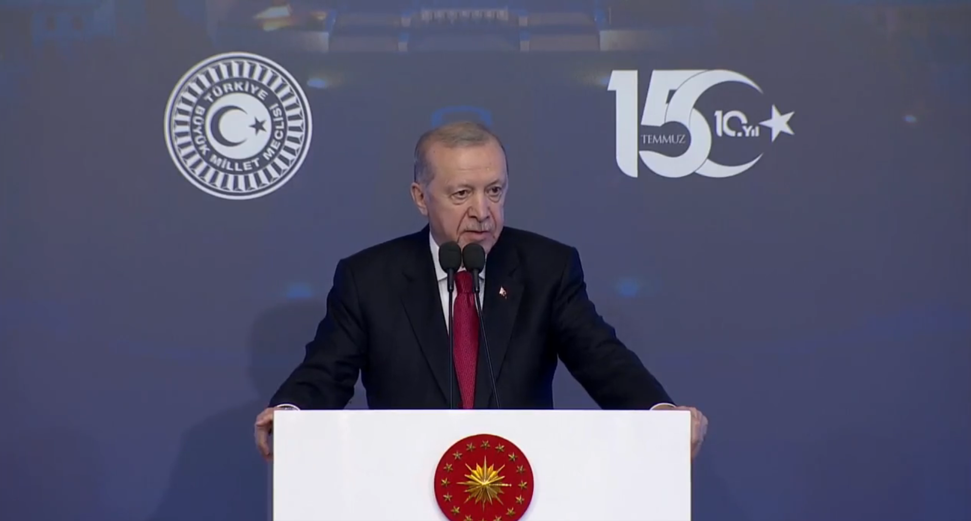 Cumhurbaşkanı Erdoğan: FETÖ tehlikesi devam ediyor, gardımızı düşürmeyeceğiz
