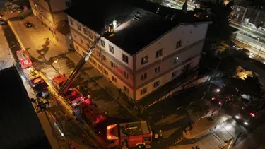 Cerrahpaşa'daki yangın söndürüldü