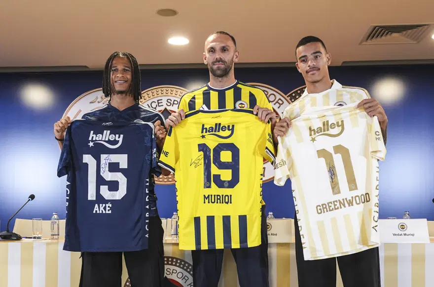ÜÇ YILDIZ BİR ARADA, AKILLAR ŞAMPİYONLUKTA - HÜRRİYET 3