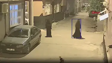Çarşaflı hırsızlar polis baskınıyla yakalandı