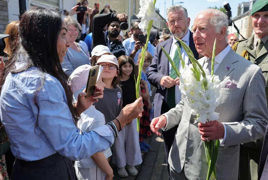 Türkiye'nin desteğiyle inşa edildi. Cambridge Merkez Camisi, İngiltere Kralı Charles'ı ağırladı 5