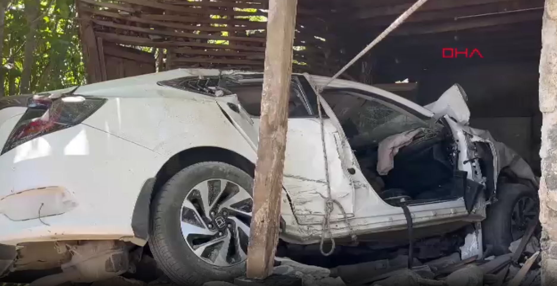 Düğün hazırlığı yapan çift kaza yaptı. 1 ölü 1 yaralı