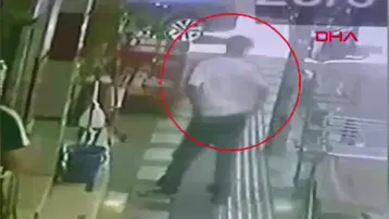 İş yerinin önündeki papağanı kafesinden çaldılar