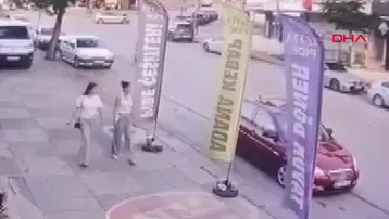 16 yaşındaki kızları taciz edip 72 yaşındaki adamı tekme tokat dövdüler