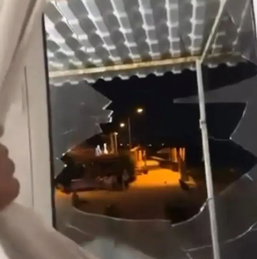 CAMLARI TAŞLADILAR 1 CAMLARI TAŞLADILAR 1